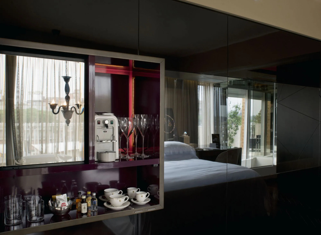 LHotel