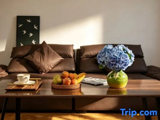 Qingqing Yuye Homestay (Dali Erhai S-Bay Ecological Corridor Store)