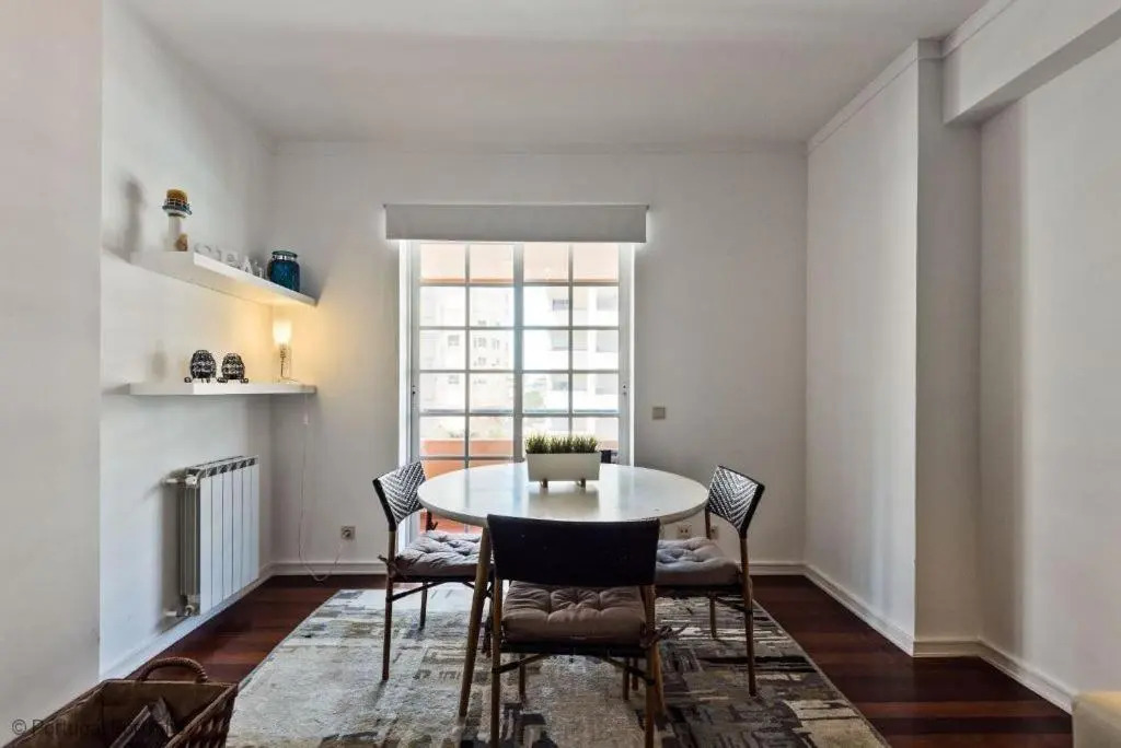Cascais 1BR w/ pool