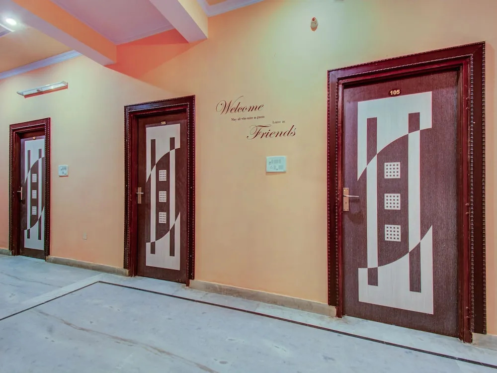 OYO 15892 Friends Residency