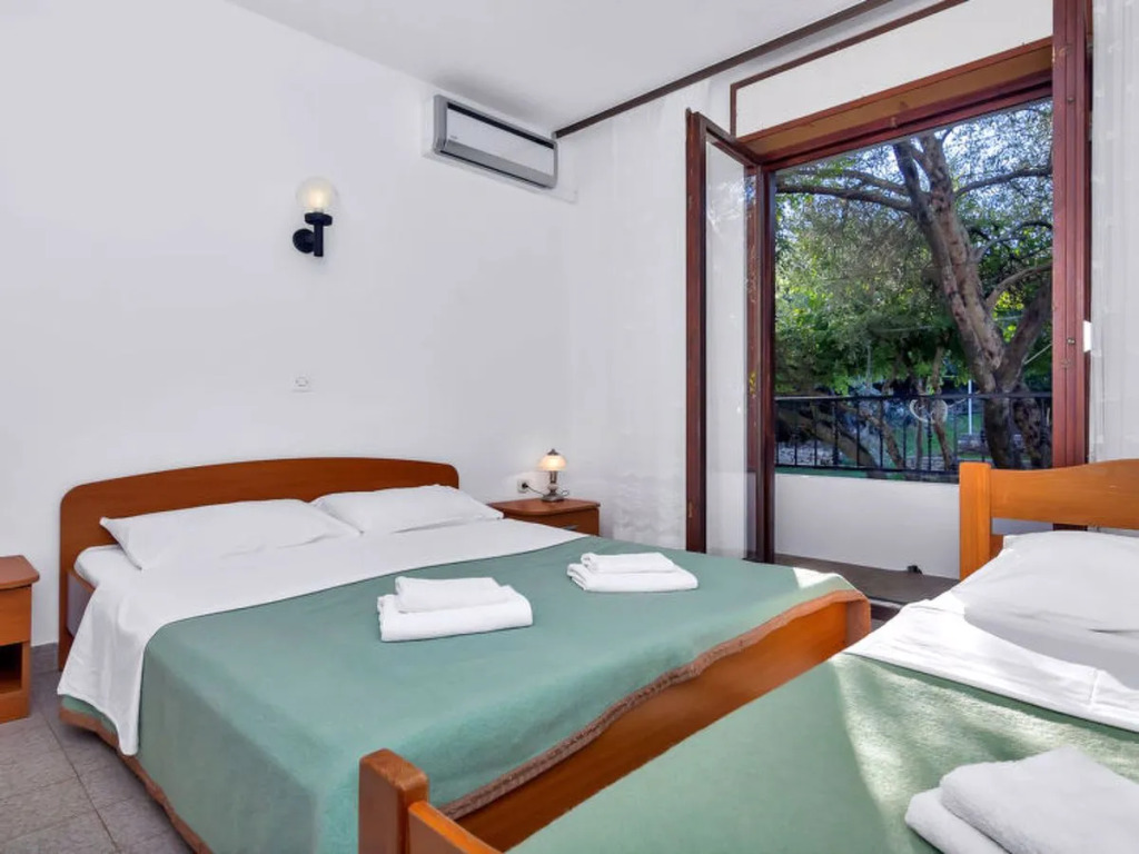 Apartment Rubin Hvar/Pokrivenik 20724