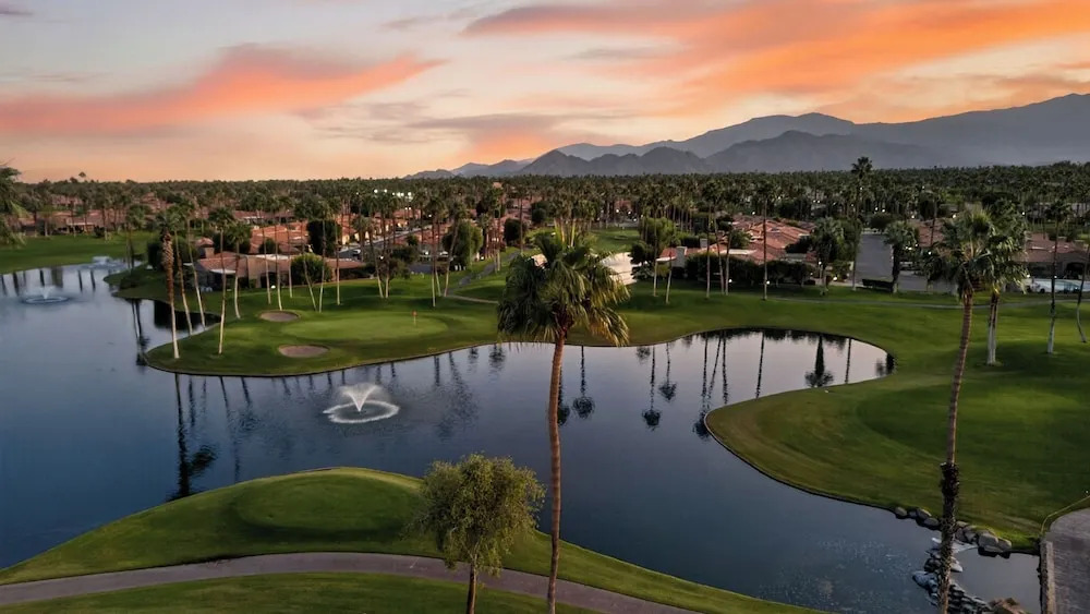Palm Desert Fairway Condo With Firepit, Grill & Views Fairway Vista by Avantstay