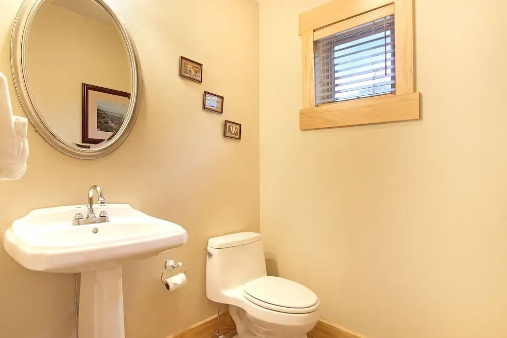 Mount Chapin S4 2 Bedroom Condo by RedAwning