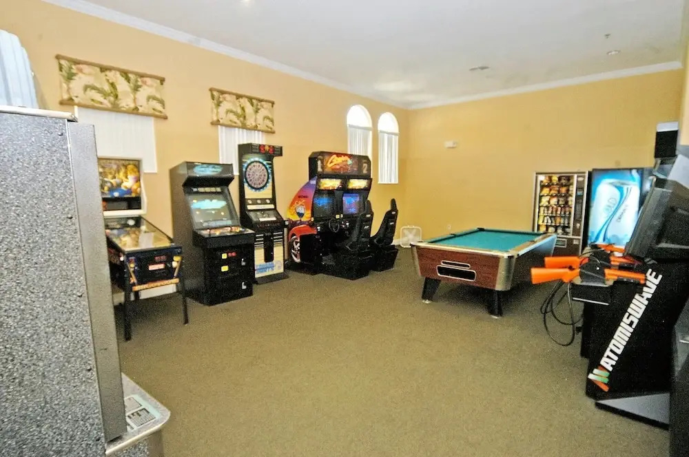 87631 Games Room+2-masters+hottub+water View!