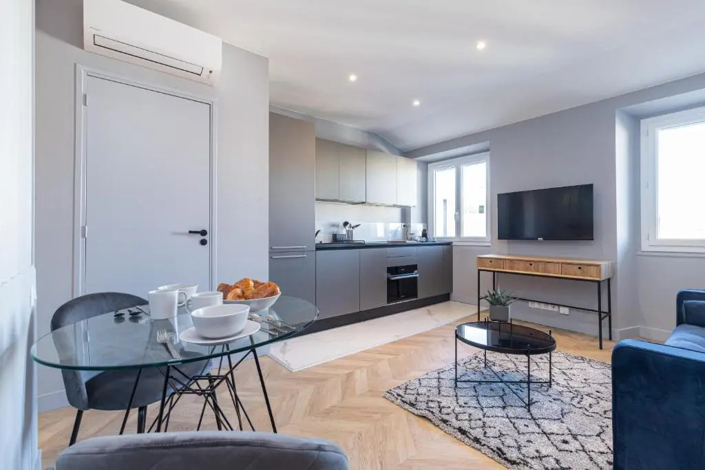SMARTBNB - Dernier etage Ascenseur - 1 min Plage et Zone Pietonne