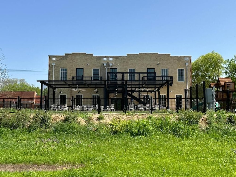 Western 1924 Luxury Lofts