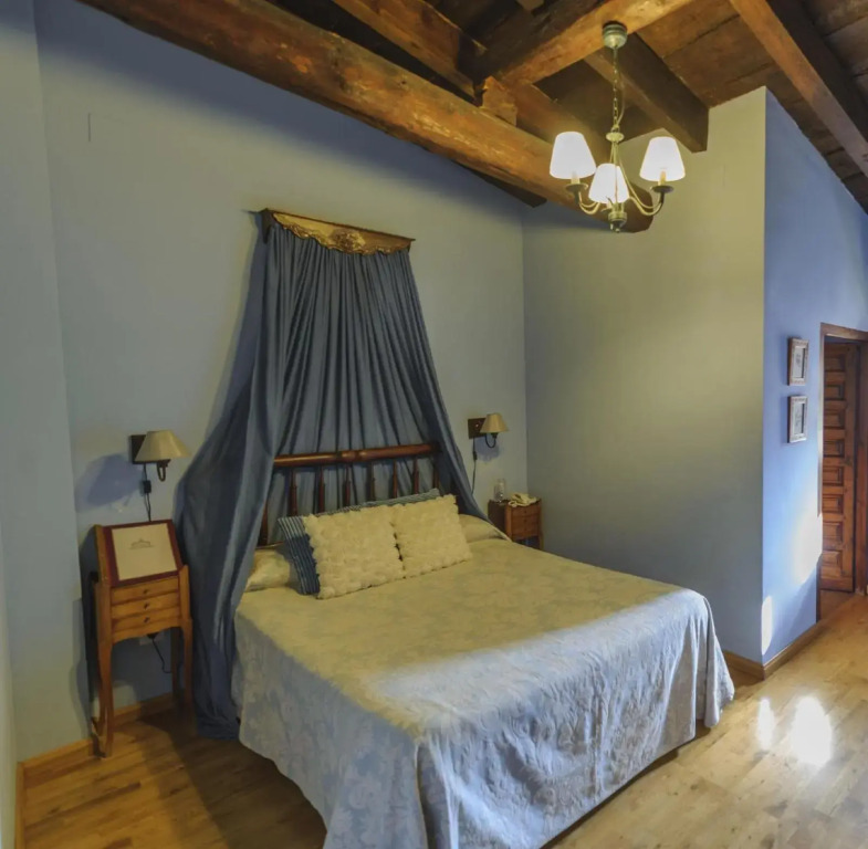 Hotel Los Leones