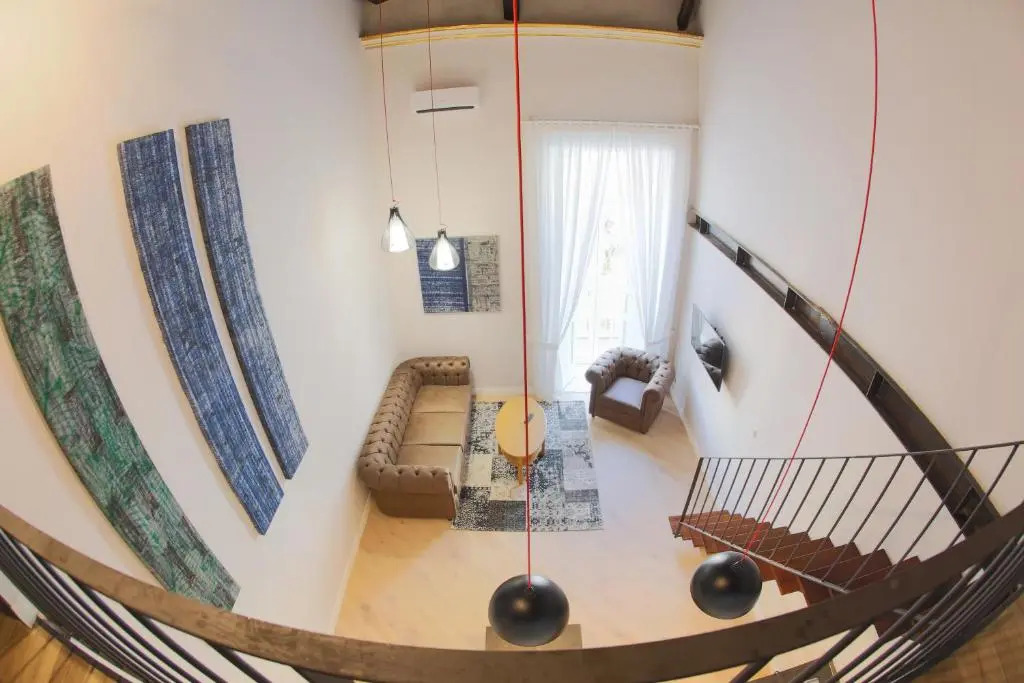 The Dante House by House In Naples
