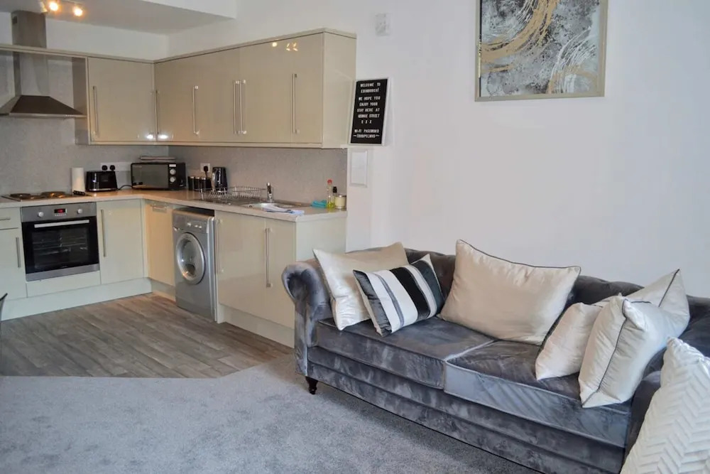 Central 3 Bedroom Flat