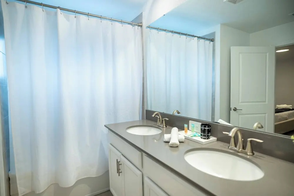 4BR Luxury Home at Champions Gate With Pool