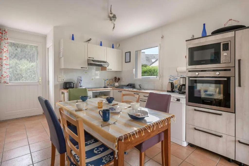 Maison pour 5 - Grand jardin - 500m de la mer