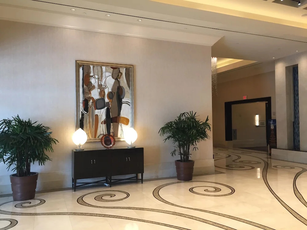 The Signature at MGM Grand by Luxury Suites International