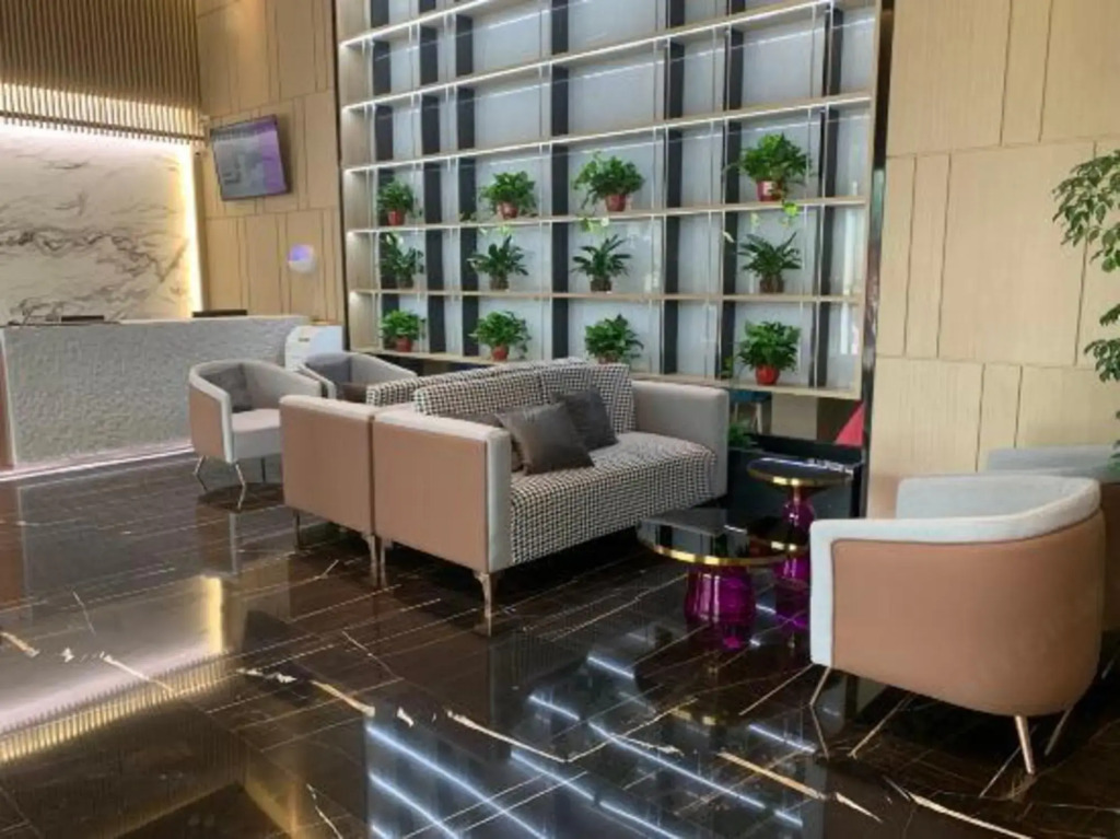 Yi Hotel (Yancheng Champagne Mansion)