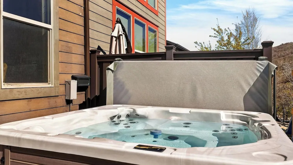 Jordanelle Ridge by Avantstay Hot Tub + Firepit + Grill Lake + Trails