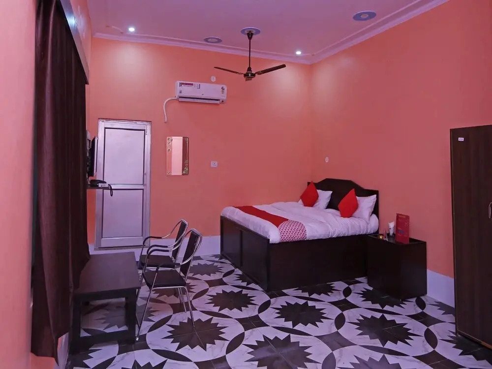Yadav Hotel By OYO Rooms