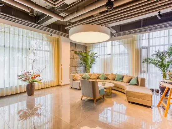 Aiju Art Hotel (Yingkou Institute of Technology Olympic Sports Center)