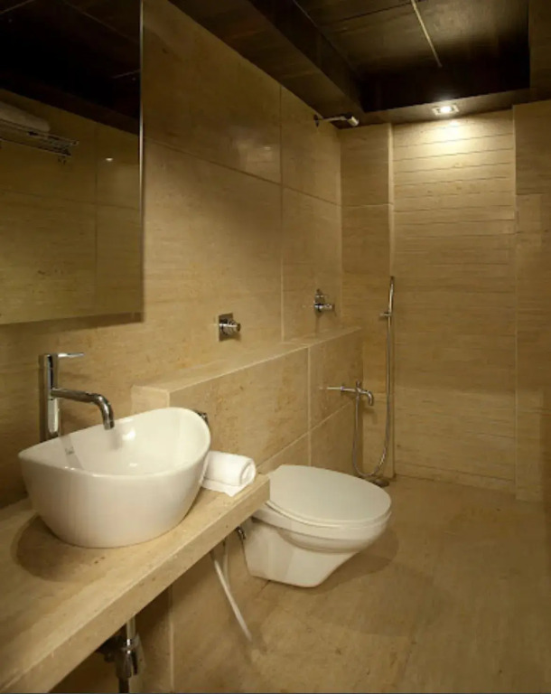 Hotel RR Suites - Near LODHA Xperia Mall