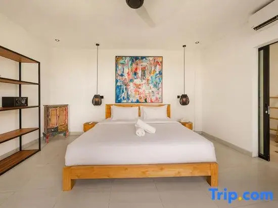 Spacious 5BR Modern Simplicity, Near Canggu's Best