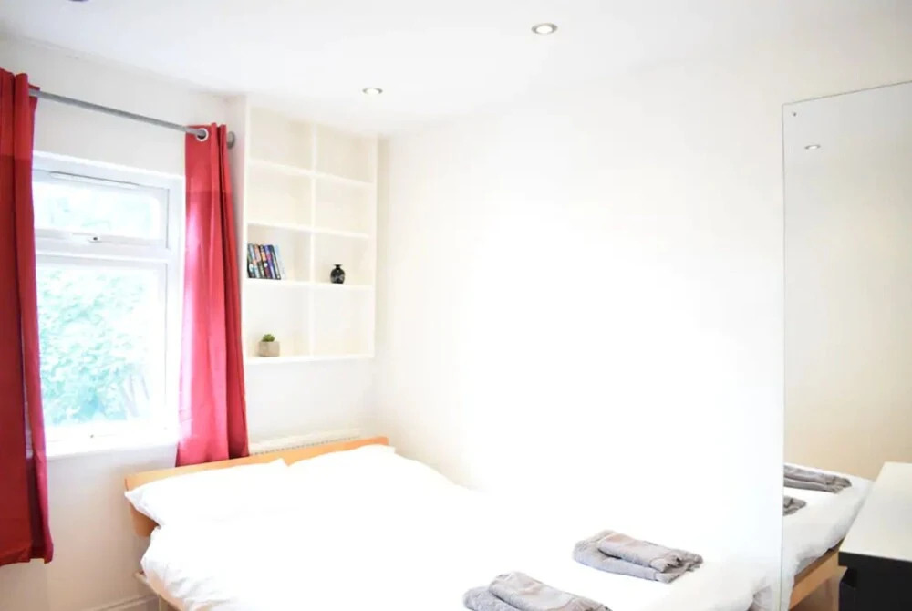 Spacious 2 Bedroom Apartment in Trendy Dalston