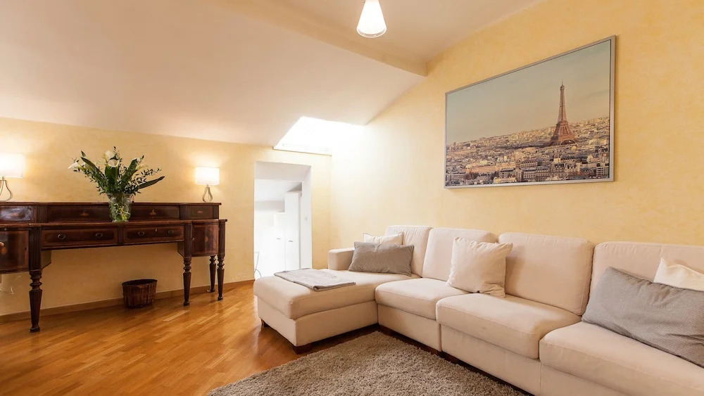 Rental in Rome Corso Lucina