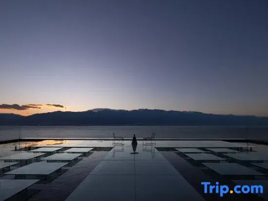 Sanjian Twilight Diary Seaview Hotel