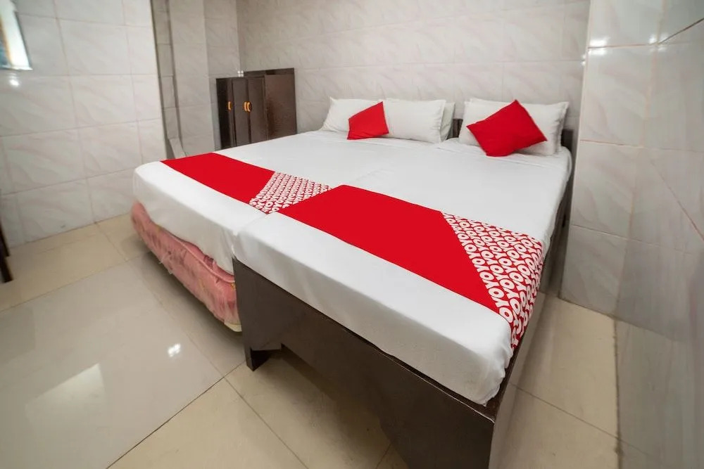 OYO 448 Pvc Pension Haus