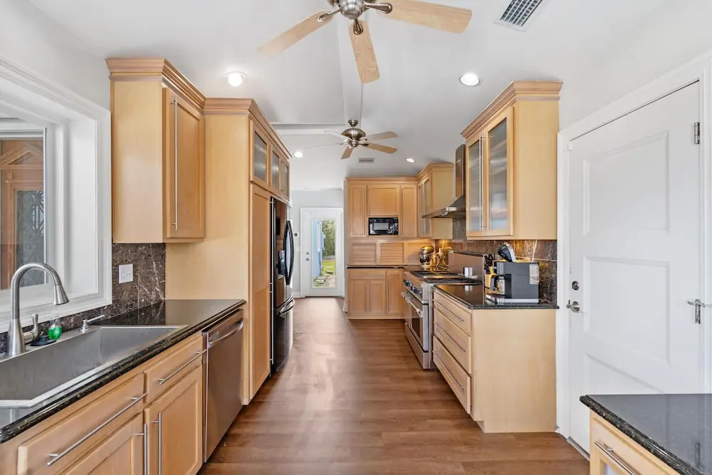 20816 Front Beach Rd