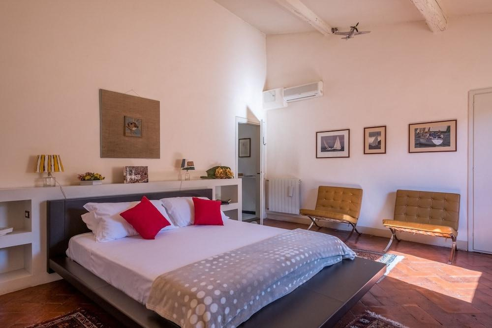 Cosy Suites in Glamorous Santo Spirito PLUS