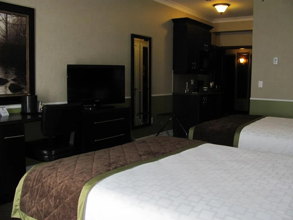 RiverRock Inn
