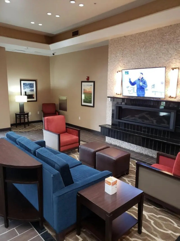 Comfort Inn & Suites Shawnee - Kansas City