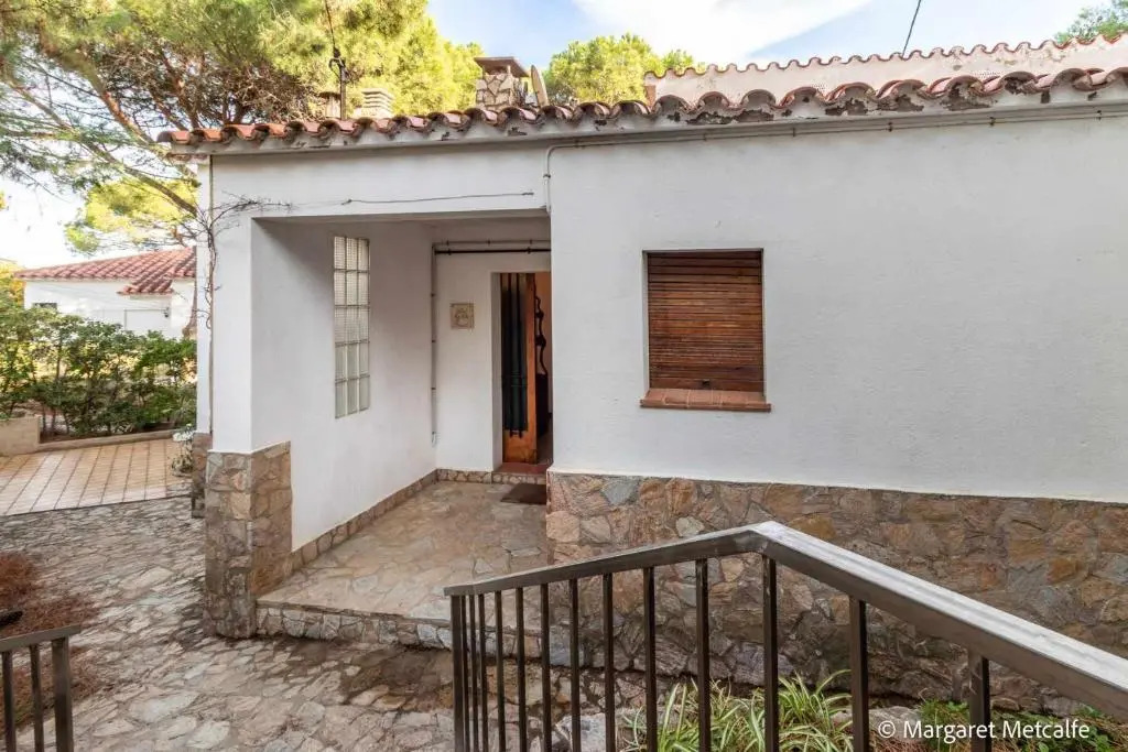 CARBONERAS 53 Apartamento con terraza jardín y vistas al mar
