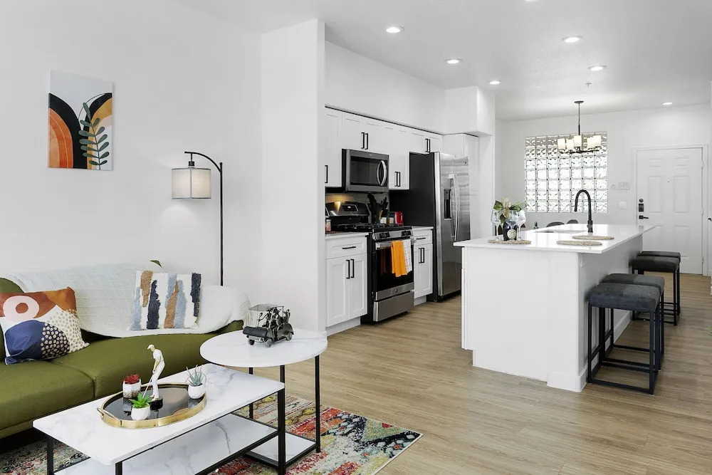 TWO Glendale CozySuites with Pool 2 & 9