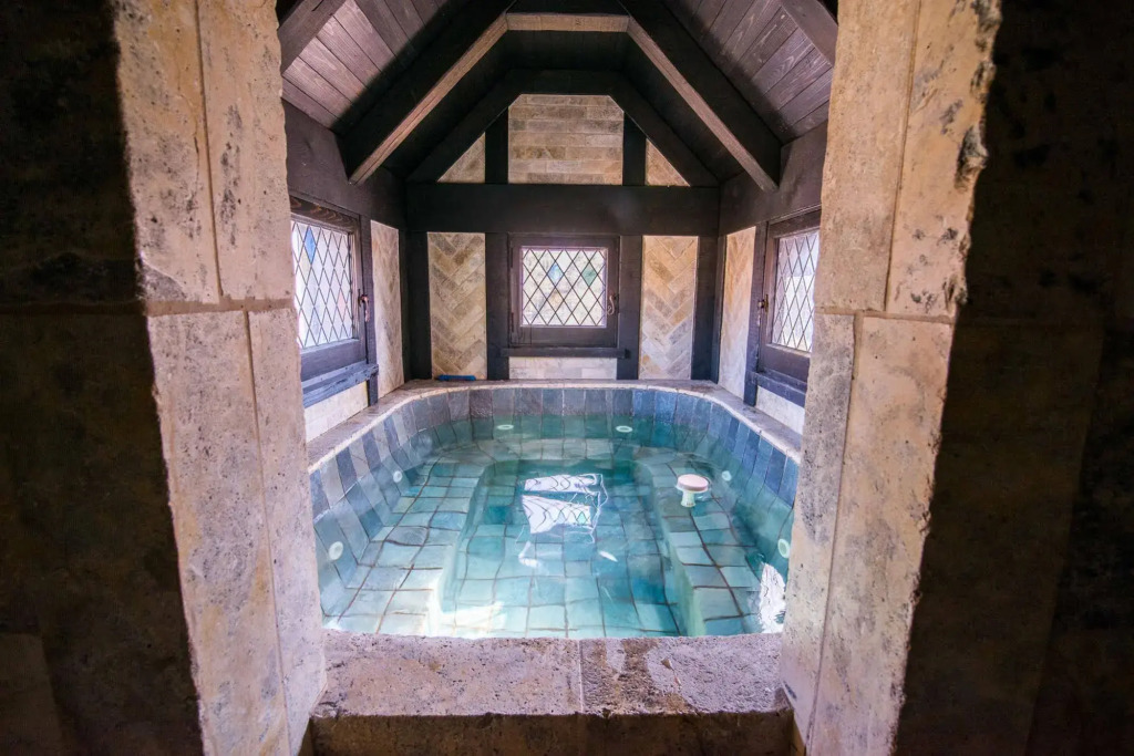 Stone Hall Castle
