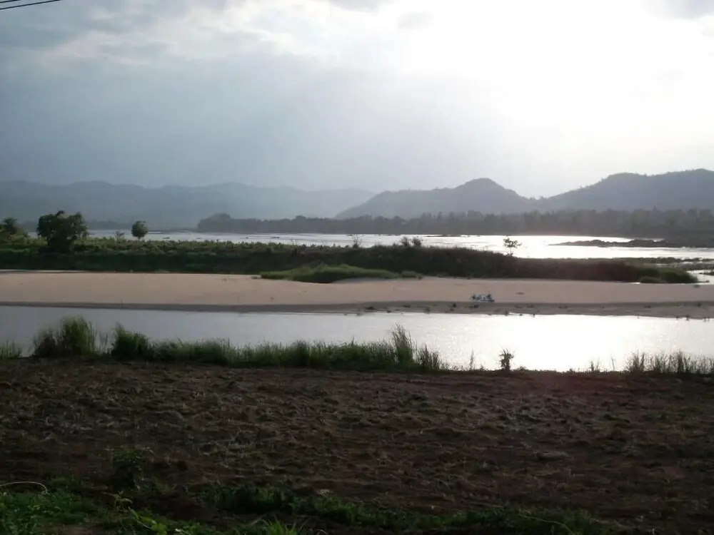Mekong Riverside Resort & Camping