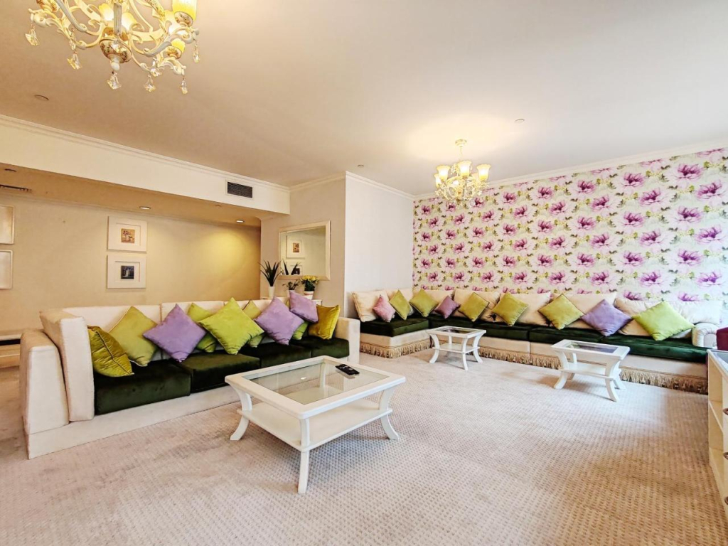 Dubai Marina beautiful apartment with water view
