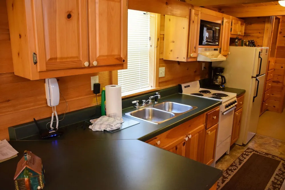 SOUTHERN NITES - 1 Br Cabin