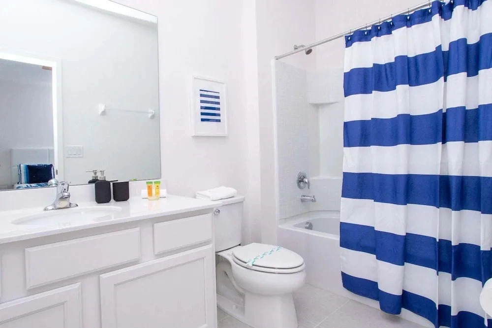 Gorgeous Family Home! Sleeps 28