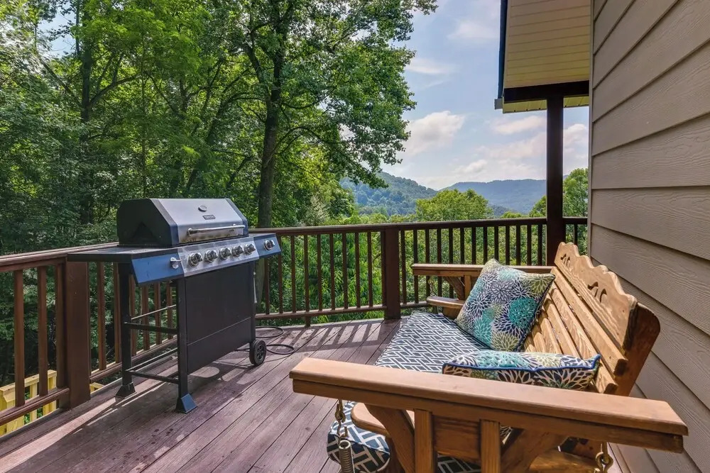 Mtn-view Escape w/ Hot Tub, 9 Mi to Skiing!