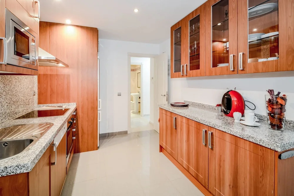 FA-Fab 2 bedroom apt in and outdoor pool