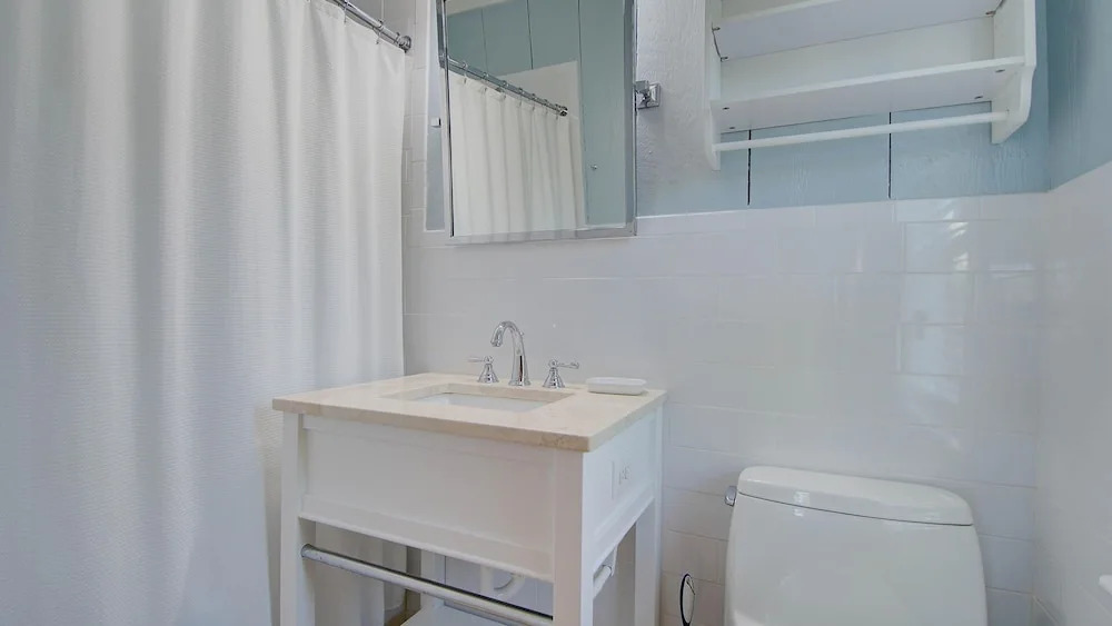 118 Kitchens Beach 9 Br home by RedAwning