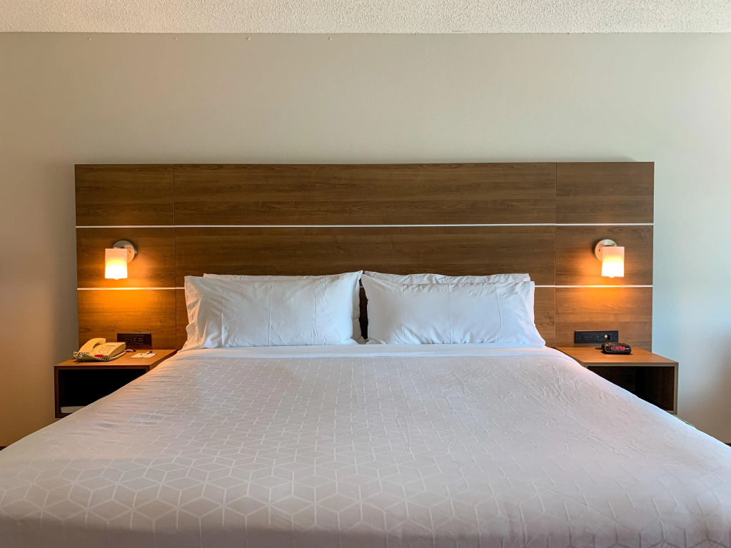 Holiday Inn Express & Suites Lexington Downtown Area-Keeneland by IHG