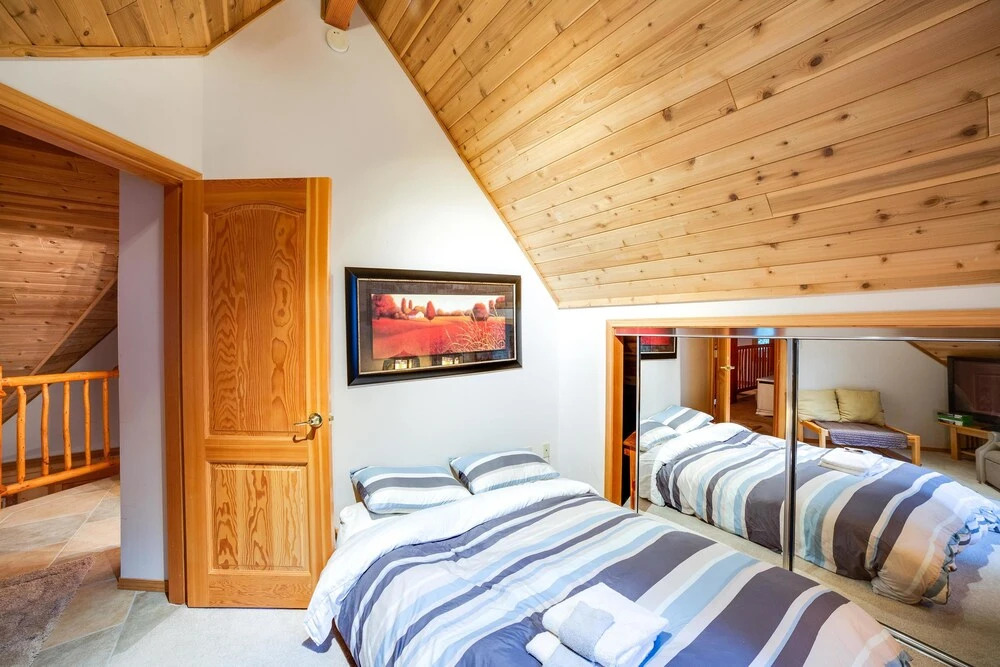 Mt. Baker Rim Cabin #8