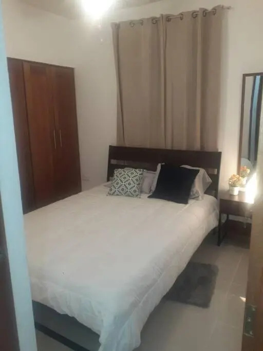 1er piso, 3 Habitaciones, parqueo privado, Wifi, netflix