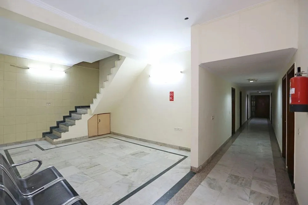 OYO 9585 Hotel Kavya Palace