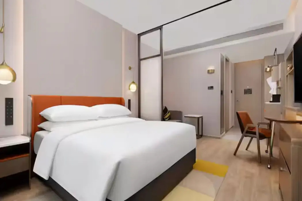 Guiyang Yunyan Fountain Pool Area Home2 Suites by Hilton Hotel