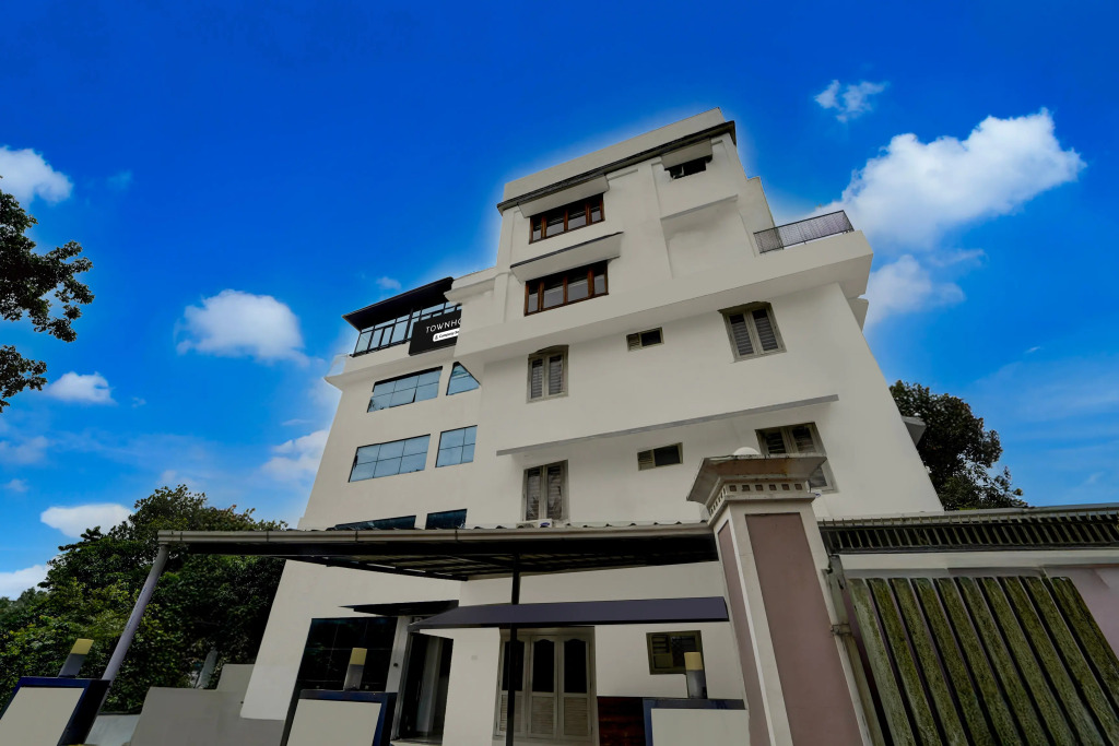 Super Townhouse Thondayad Calicut Formerly Dream Casa