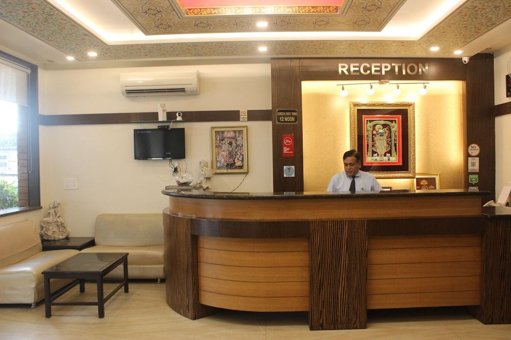 OYO 726 Hotel Safari