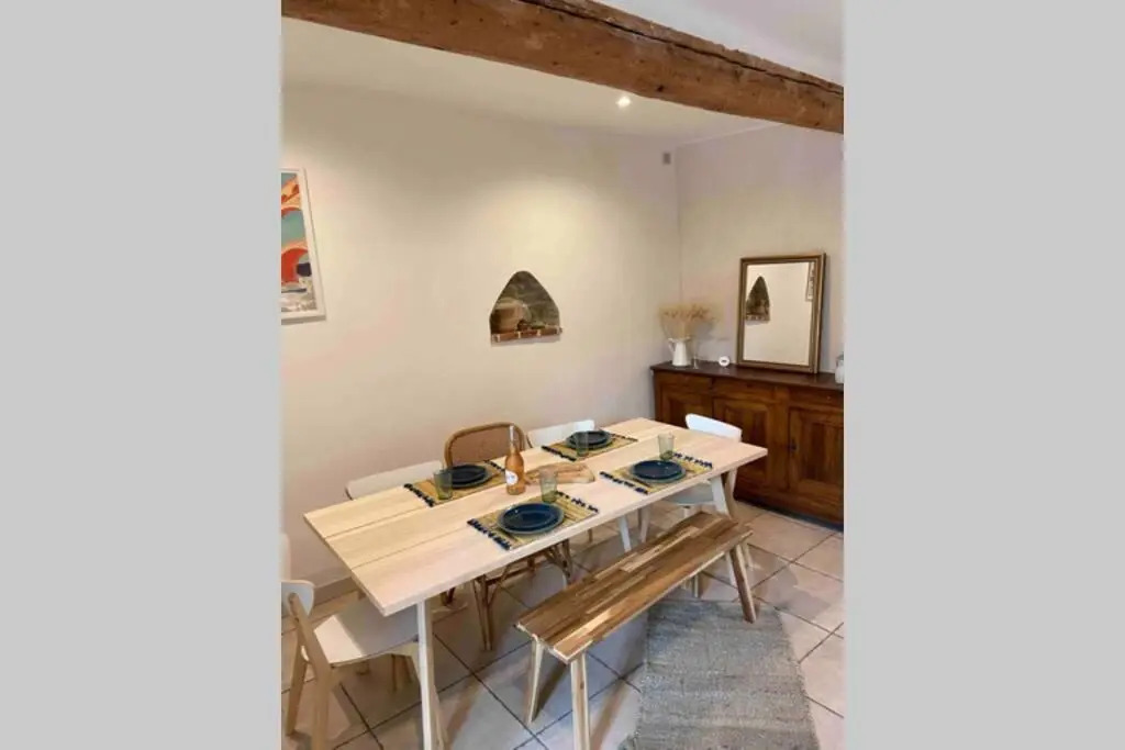 Superbe appartement en pierre fraîchement rénové