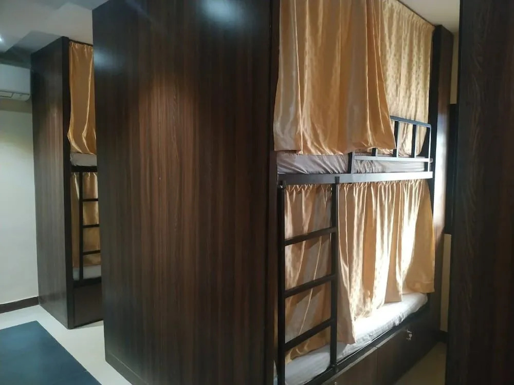 Almas Dormitory Andheri
