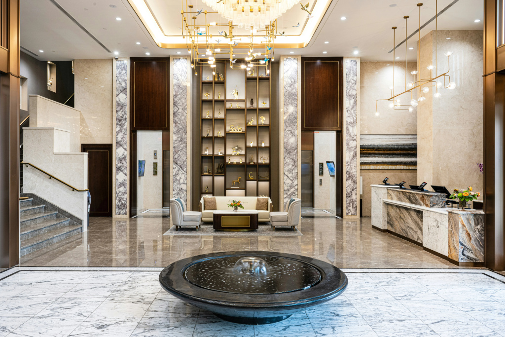 Blossom Hotel Houston, Curio Collection by Hilton